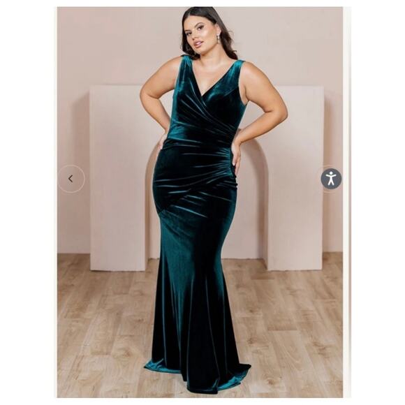 Revelry Dawson Green Velvet Bridesmaid Gown Dress Maxi Evening Holiday 28 - Picture 1 of 6